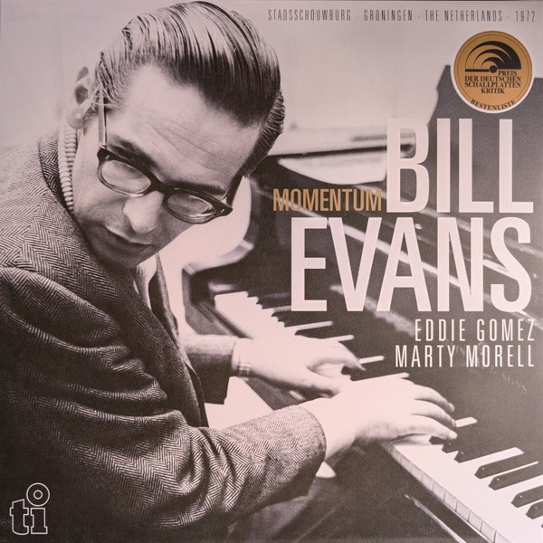 Bill Evans – Momentum (Stadsschouwburg - Groningen - The Netherlands - 1972) cover